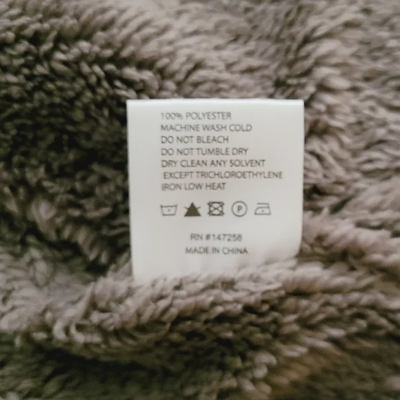 Simply Southern Quilted Heathered Gray Plush Lined Vest with Pockets Sz S-M - Picture 9 of 12